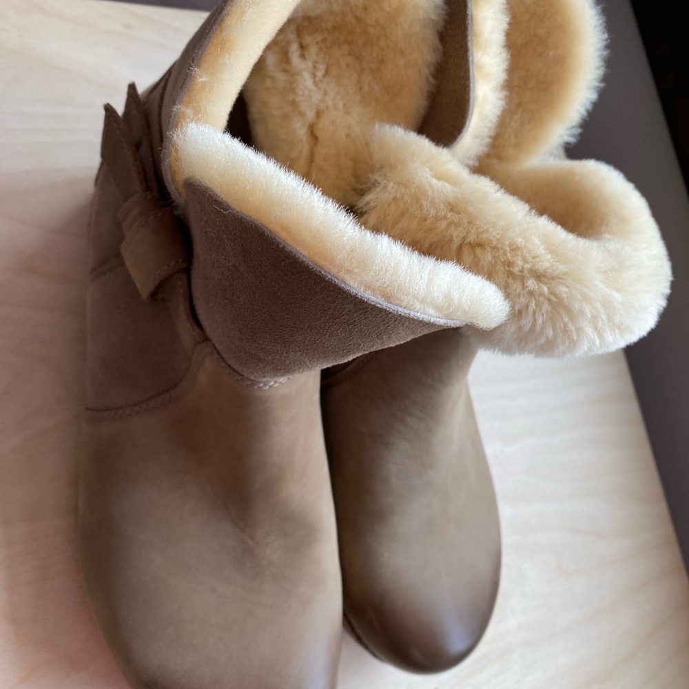 Dansko Tan Leather Mules with Faux Fur Lining - Picture 4 of 5